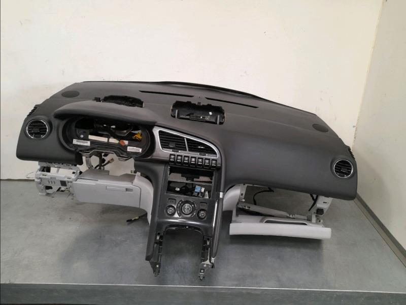 Planche de bord complete PEUGEOT 3008 I Diesel - 1