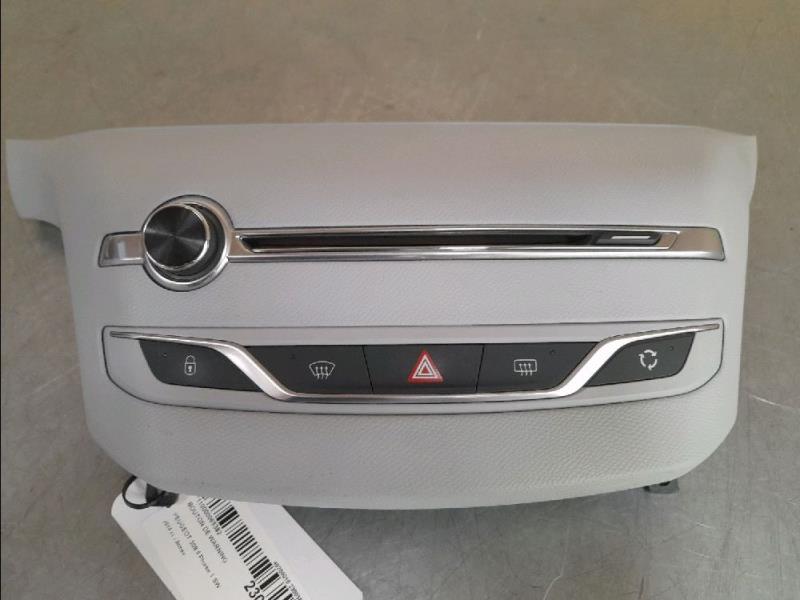 Bouton de warning PEUGEOT 308 II Diesel - 1