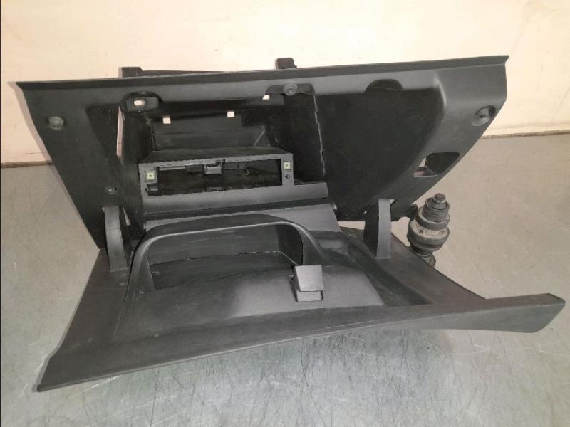 Boite a gants PEUGEOT 208 Diesel - 1