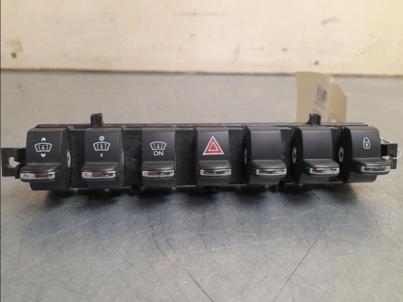 Bouton de warning PEUGEOT 3008 I  - 1
