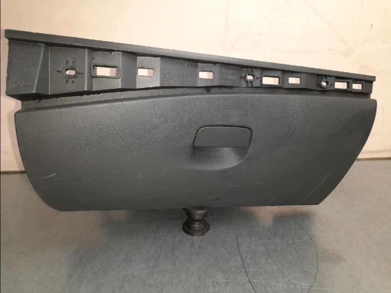 Boite a gants RENAULT MEGANE III Diesel - 1