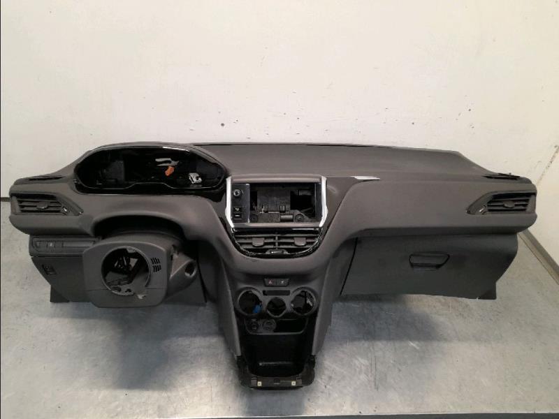 Planche de bord complete PEUGEOT 208 Diesel - 1