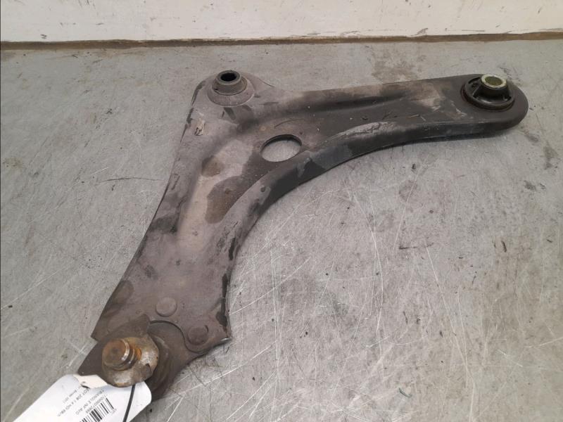 Triangle avant gauche PEUGEOT 208 Diesel - 1