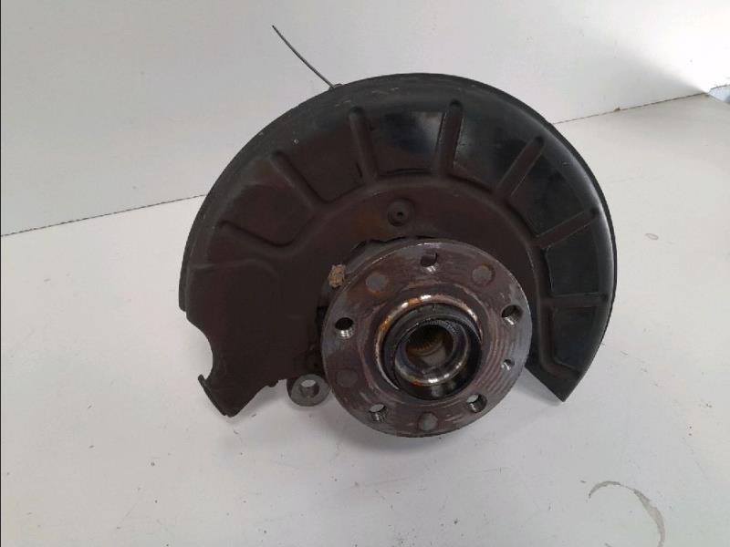 Moyeu avant droit VOLKSWAGEN SCIROCCO III Essence - 1