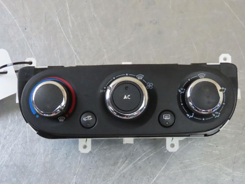 Commande chauffage RENAULT CLIO IV Essence - 1