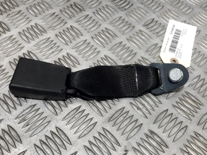 Attache ceinture arriere droit