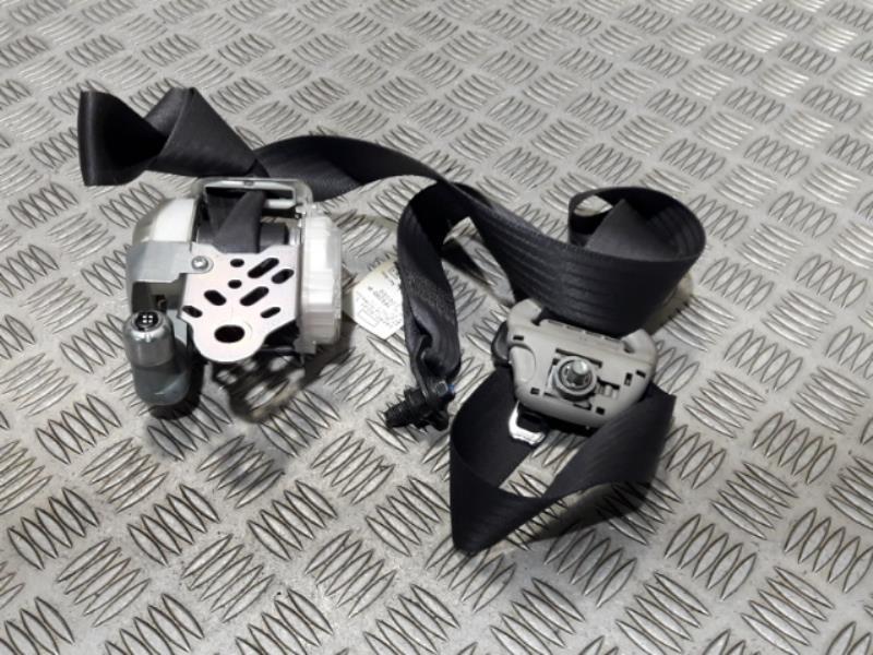 Ceinture avant gauche