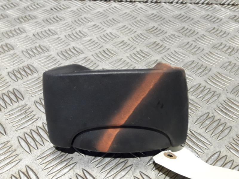 Poignee porte avant gauche