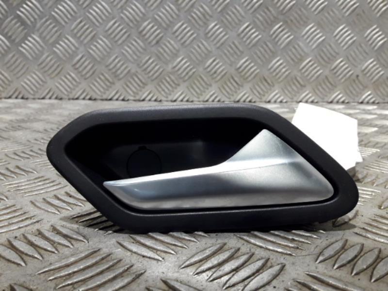Poignee interieur arriere droit