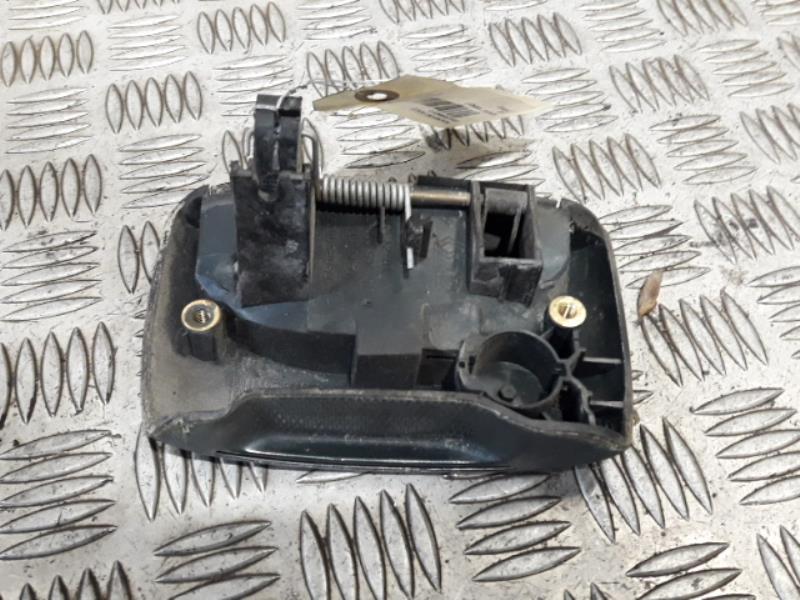 Poignee porte laterale droit