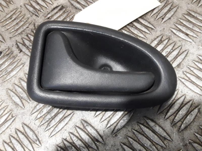 Poignee interieur avant gauche