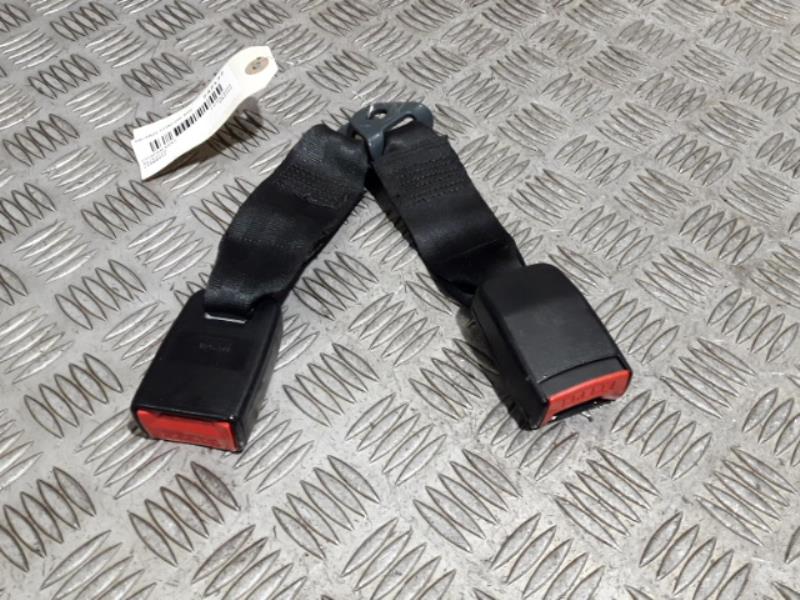 Attache ceinture arriere gauche