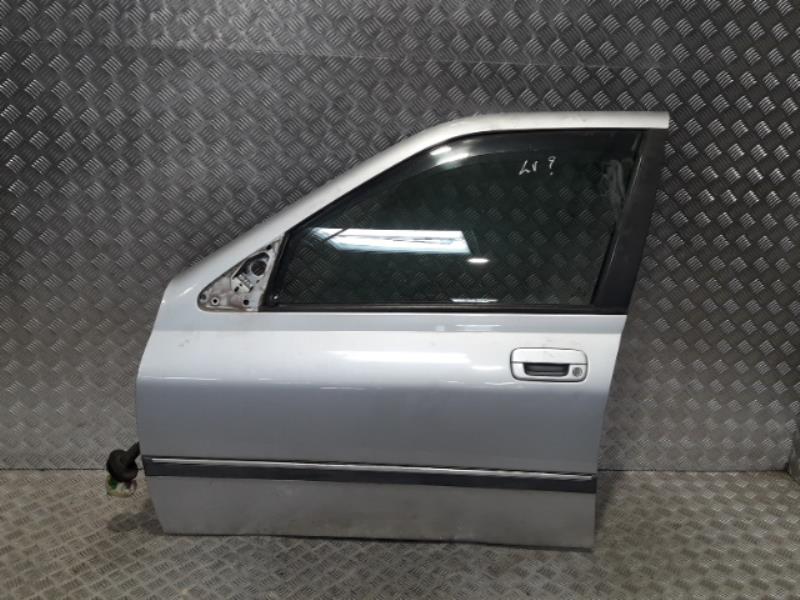 Porte avant gauche