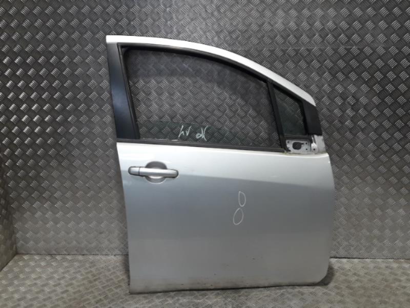 Porte avant droit