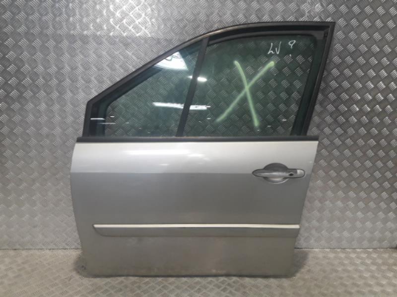 Porte avant gauche