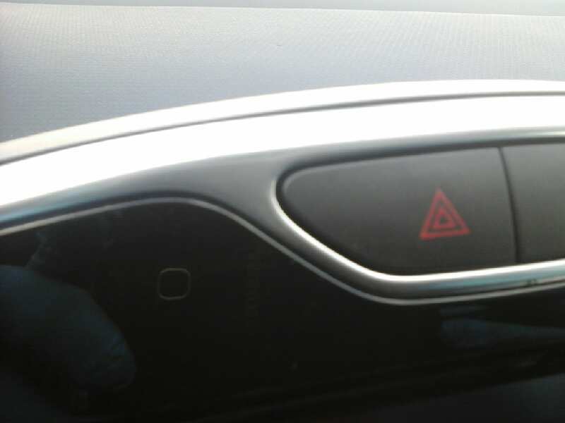 Bouton de warning RENAULT CLIO IV Expression Diesel - 1