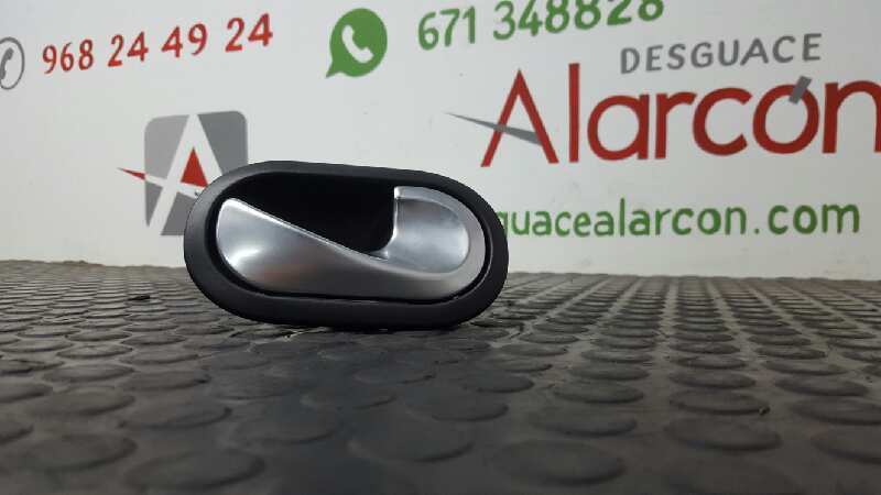 Poignee interieur avant droit RENAULT TWINGO III Dynamique Essence - 1