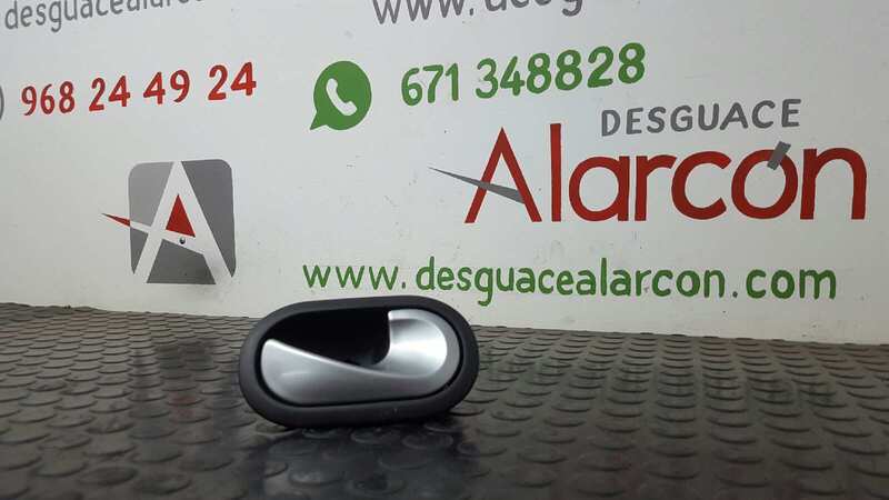 Poignee interieur avant droit RENAULT CLIO III Confort Dynamique Diesel - 1