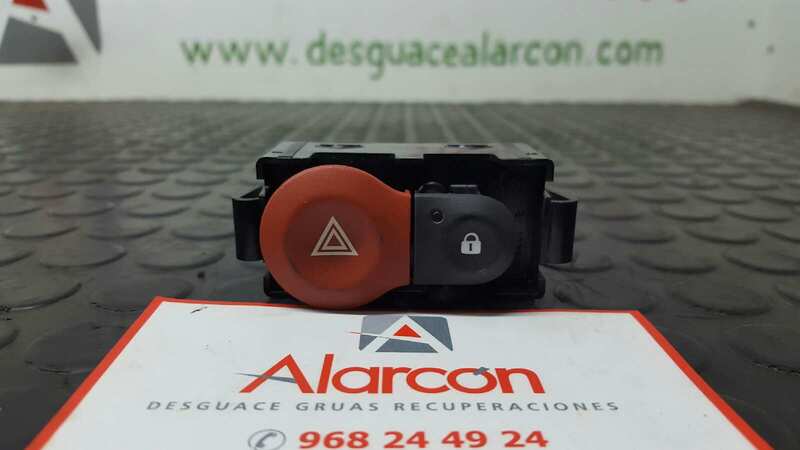 Bouton de warning RENAULT TWINGO III Dynamique Essence - 1