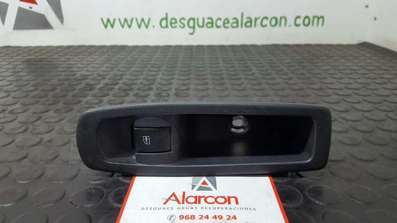 Interruttore lavacristalli posteriore destro RENAULT KOLEOS Dynamique Pack1 Diésel - 1