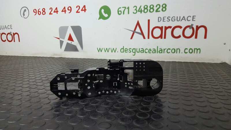 Poignee porte avant droit RENAULT MEGANE III BERLINA 5 P Expression Diesel - 1