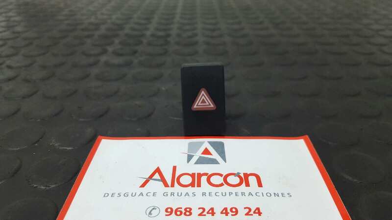 Bouton de warning VOLKSWAGEN GOLF VI (5K1) Advance Essence - 1