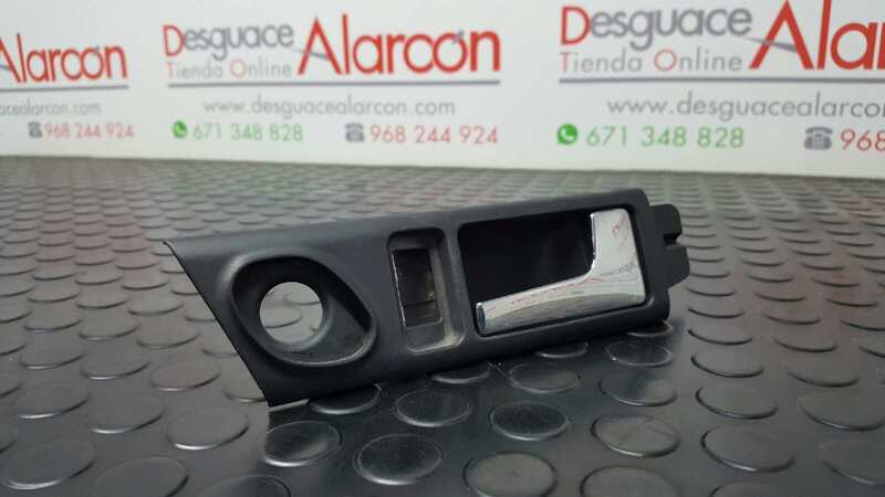 Maniglia interna posteriore destra AUDI A6 BERLINA (C4) 2.5 TDI Diésel - 1