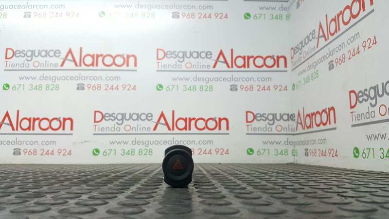 Bouton de warning DACIA SANDERO Stepway Diesel - 1