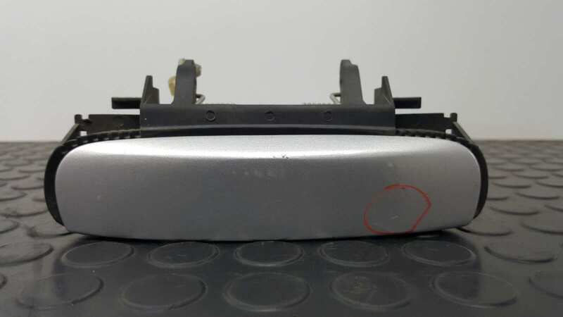 Maniglia portiera posteriore destra AUDI A4 BERLINA (8E) 1.9 TDI Diésel - 1