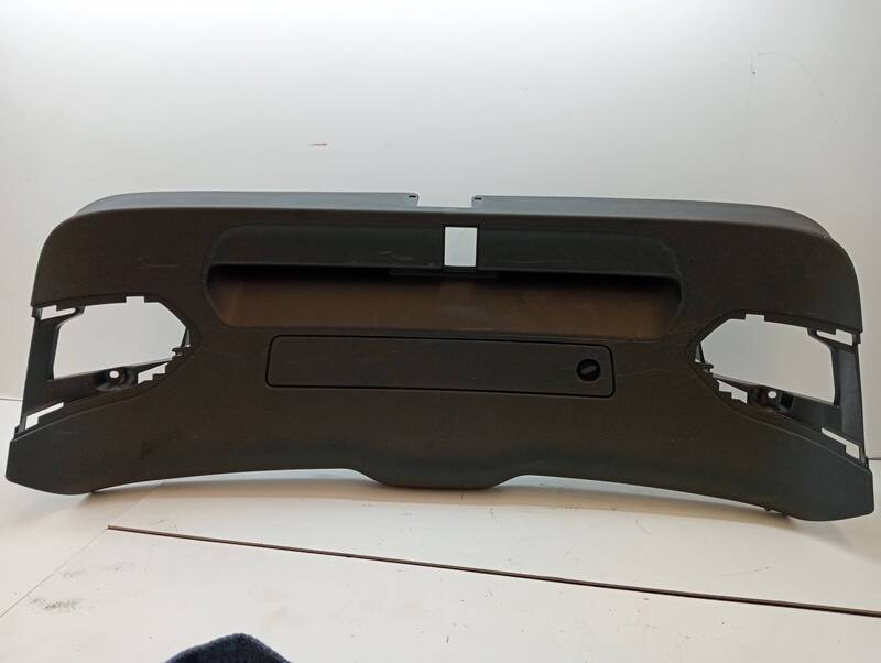 Garniture hayon AUDI Q3 (8UG) Attraction Essence - 1