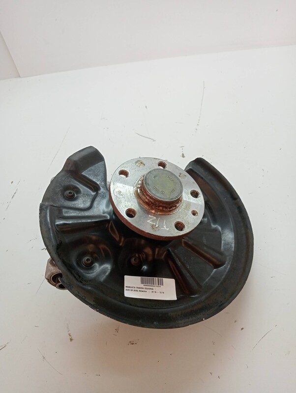 Fusee arriere gauche AUDI Q3 (8UG) Attraction Essence - 1