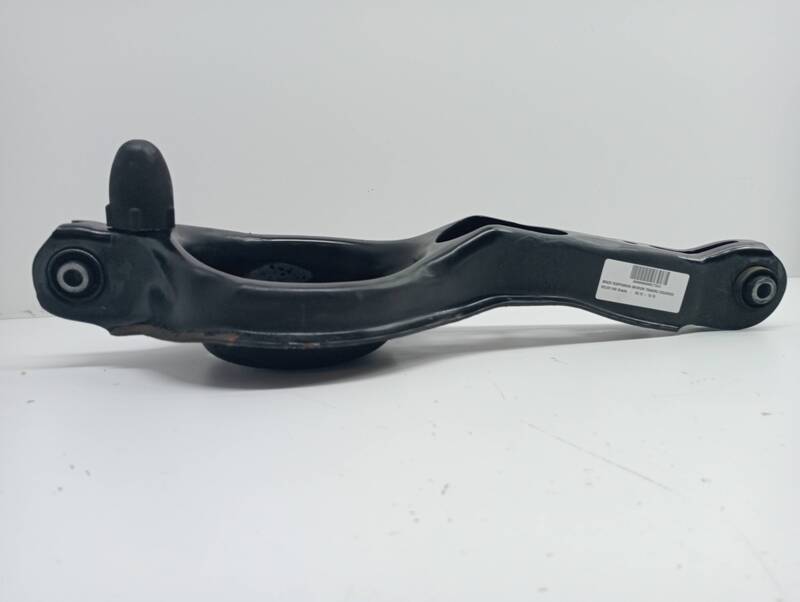 Triangolo inferiore posteriore sinistro VOLVO V40 Kinetic Diésel - 1