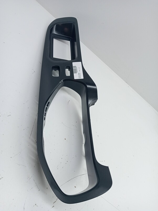 Console central (interieur plastique) VOLVO V40 Kinetic Diesel - 1