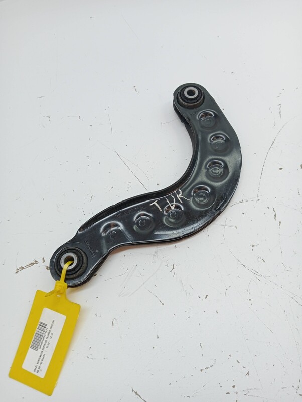 Triangolo superiore posteriore destro VOLVO V40 Kinetic Diésel - 1