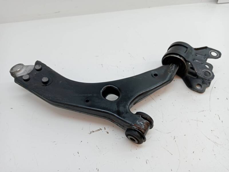 Triangolo inferiore anteriore sinistro VOLVO V40 Kinetic Diésel - 1