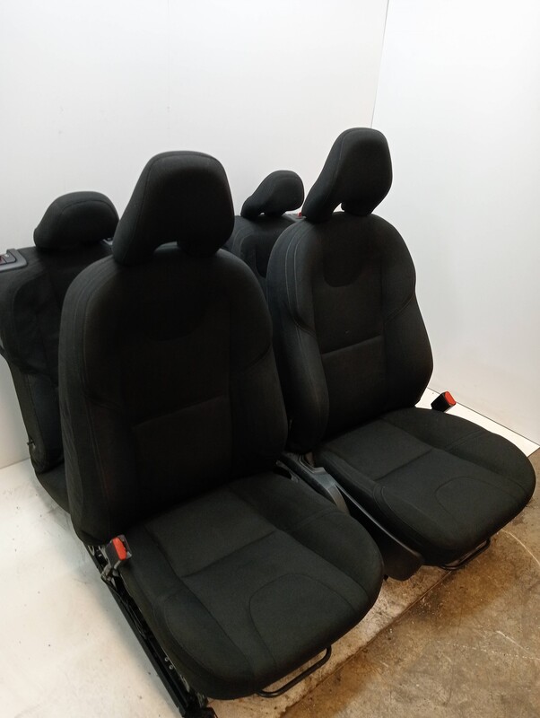 Support siege droit VOLVO V40 Kinetic Diesel - 1