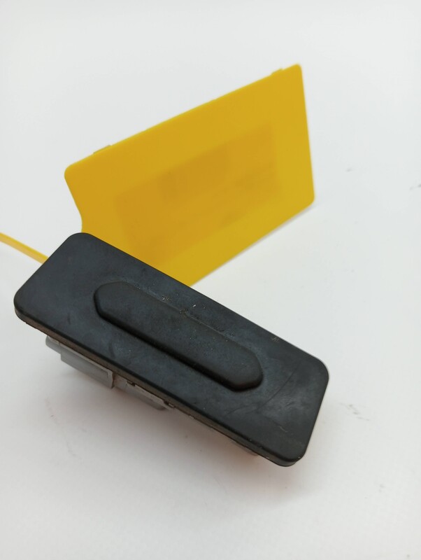 Poignee porte coffre RENAULT MEGANE IV BERLINA 5P 1.3 TCE Essence - 1