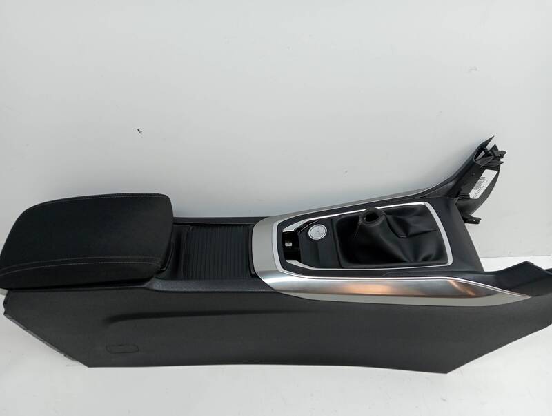 Console central (interieur plastique) PEUGEOT 308 1.6 16V Turbo Essence - 1