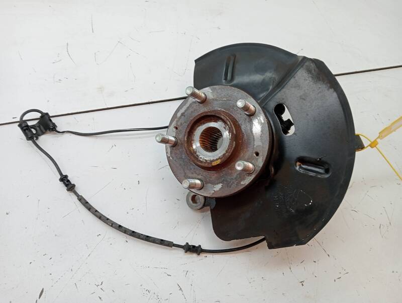 Fusee avant gauche HYUNDAI IX35 Classic 2WD Diesel - 1