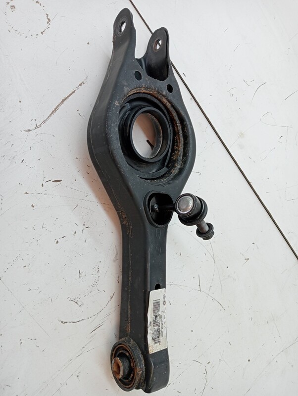 Triangolo inferiore posteriore sinistro HYUNDAI IX35 Classic 2WD Diésel - 1