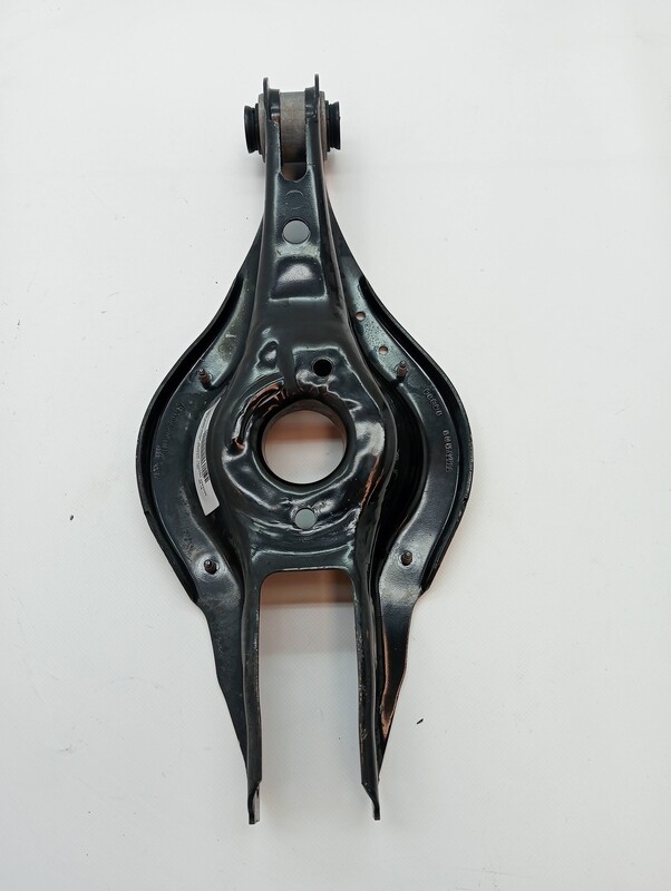 Triangolo inferiore posteriore destro BMW SERIE 1 LIM. (F20/F21) 118d Diésel - 1