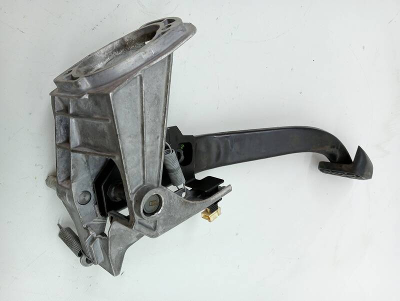 Pedale del freno BMW SERIE 1 LIM. (F21) 2.0 Turbodiesel Diésel - 1
