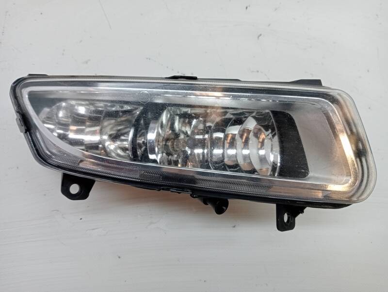 Fendinebbia destro (luci) VOLKSWAGEN POLO (6R1) Gasolina - 1