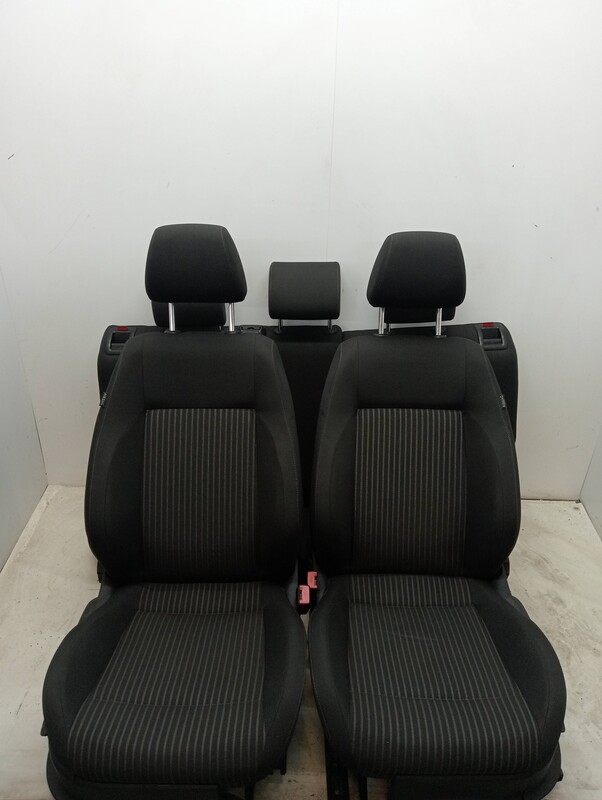 Support siege droit VOLKSWAGEN POLO (6R1) Essence - 1