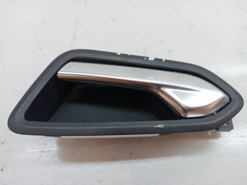 Poignee interieur avant gauche RENAULT CLIO IV Business Diesel - 1