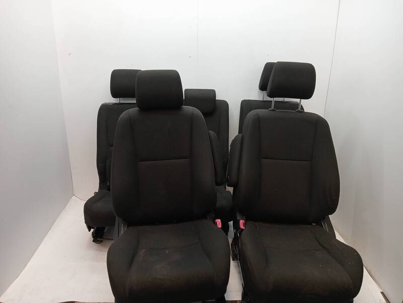 Support siege droit TOYOTA COROLLA VERSO (R1) 2.2 D-4D Luna Diesel - 1
