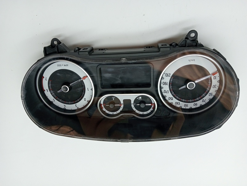 Compteur FIAT 500 L (330) 0.9 CAT Essence - 1