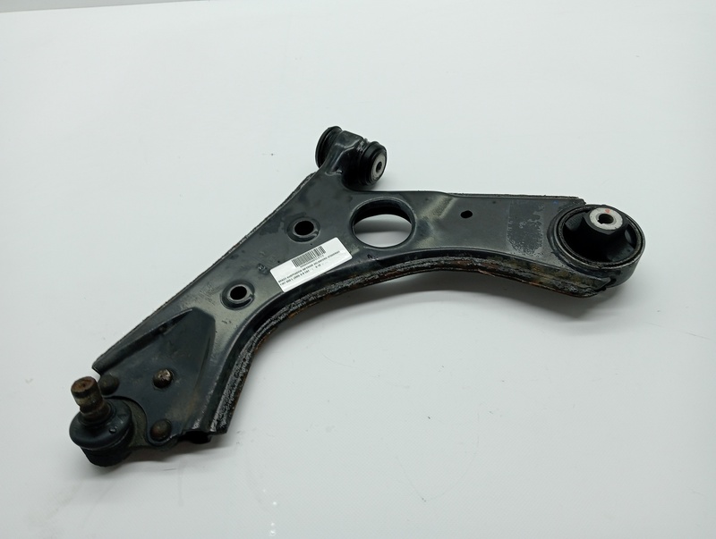 Triangolo inferiore anteriore sinistro FIAT 500 L (330) 0.9 CAT Gasolina - 1