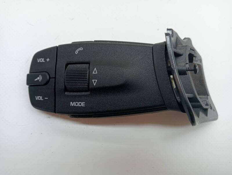 Commande autoradio SEAT IBIZA V Essence - 1