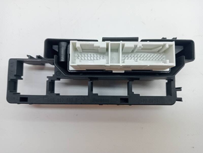 Module électronique AUDI A3 SPORTBACK (8VA) Ambiente Essence - 1